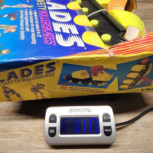 VTG 1991 Larame Blades Inline Safety Rollerskates Adjustable Size 6-12 Ages 4-7 - Picture 3 of 3